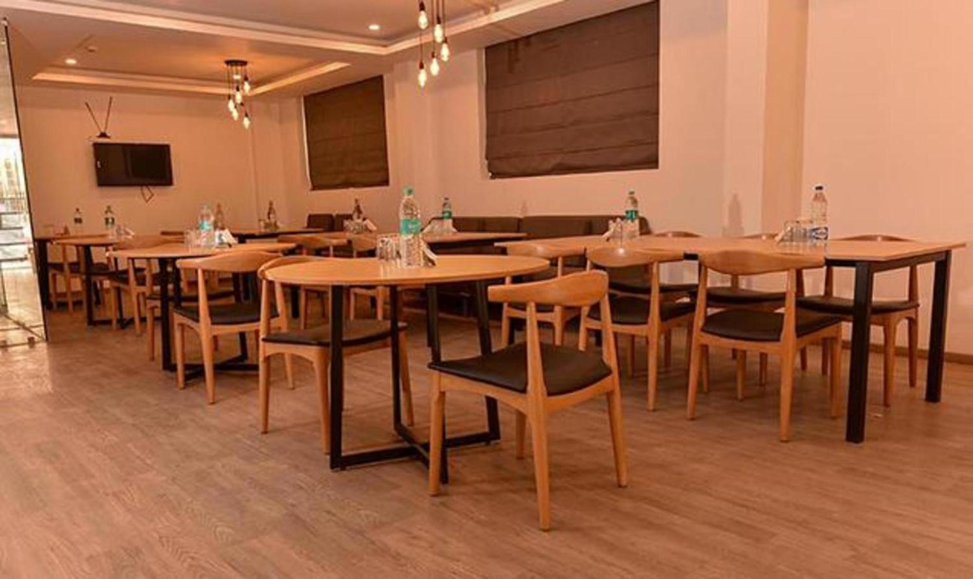 Fabhotel La Serene Punjabi Bagh New Delhi Exterior photo